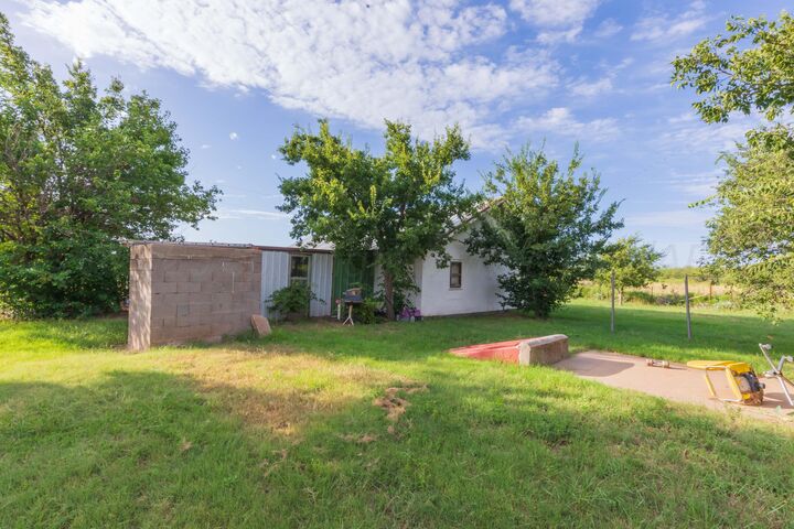 Property Photo:  501 N Koogle Street  TX 79226 