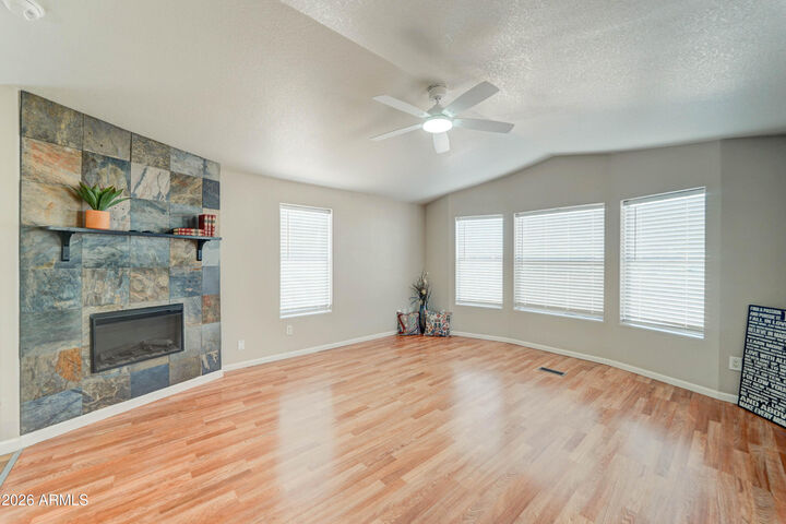 Property Photo: 1423 E 19th Avenue AZ 85119