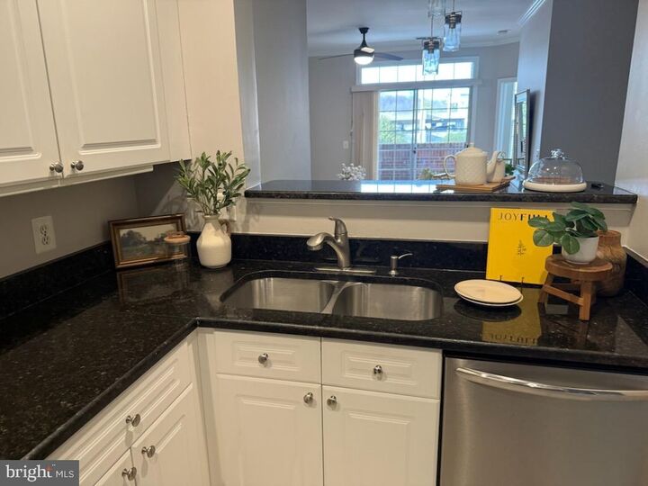 Property Photo: 2700 Bellforest Court 201 VA 22180