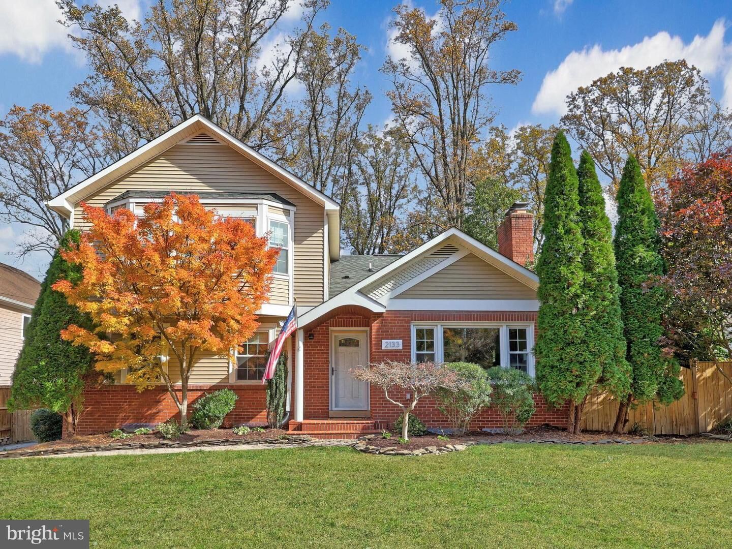 Property Photo:  2133 Grayson Place  VA 22043 