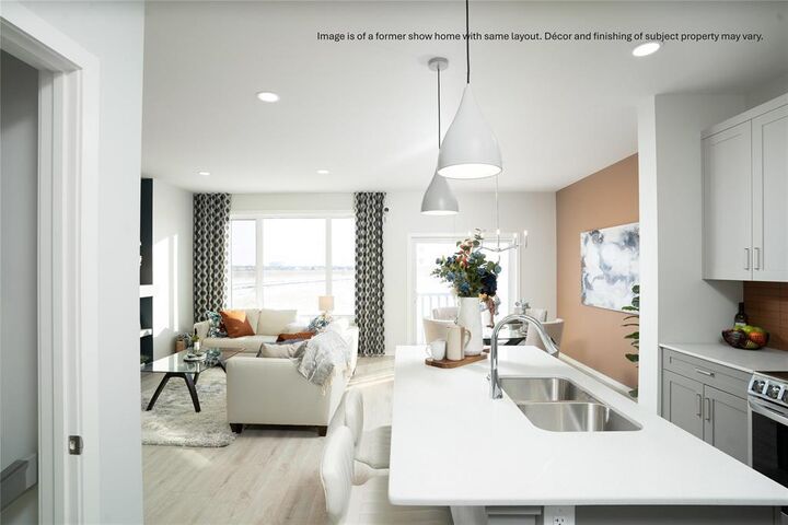 Property Photo: 60 Harvest Lane MB R5A 0B3