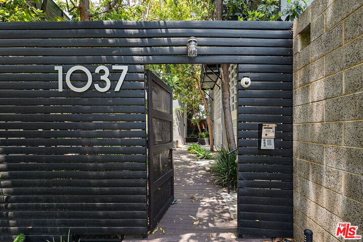 Property Photo: 1037 N Laurel Ave CA 90046