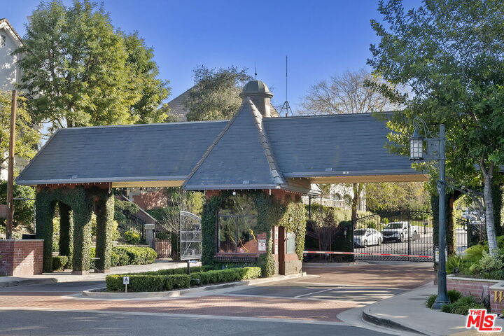 Property Photo: 4618 Westchester Dr CA 91364