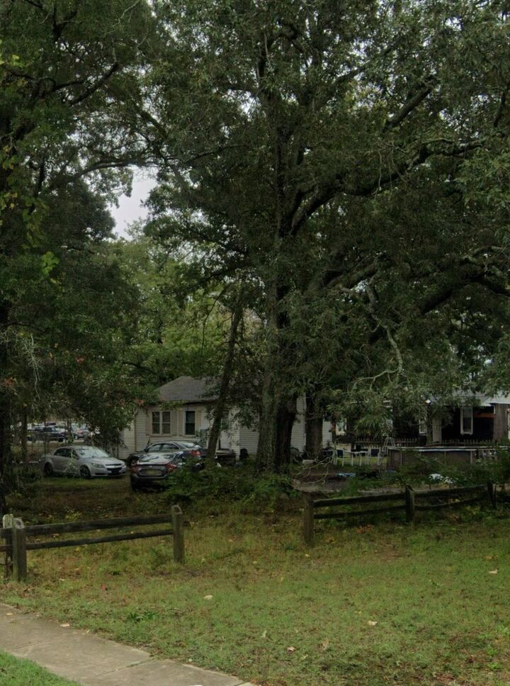 Property Photo:  204 E Atlantic  NJ 08210-2275 