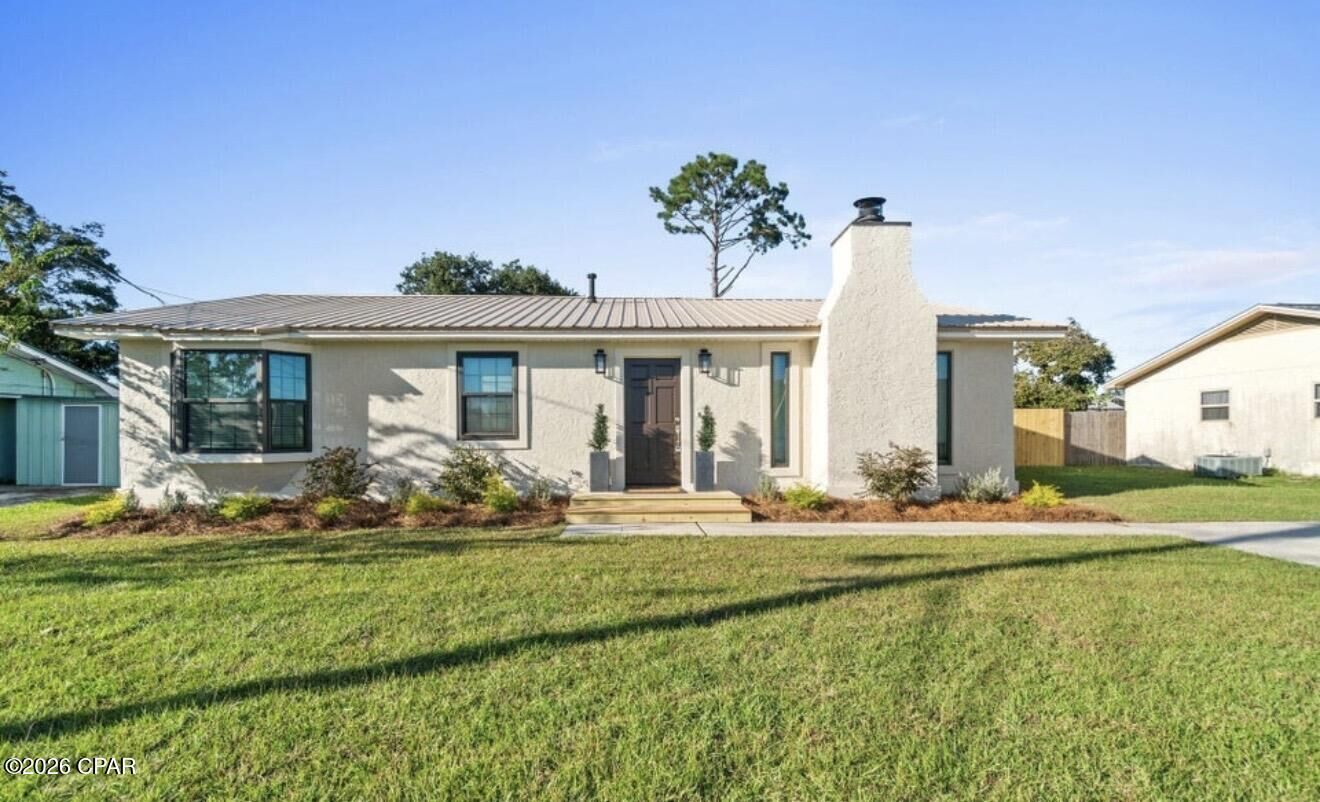 Property Photo:  708 Venetian Way  FL 32405 