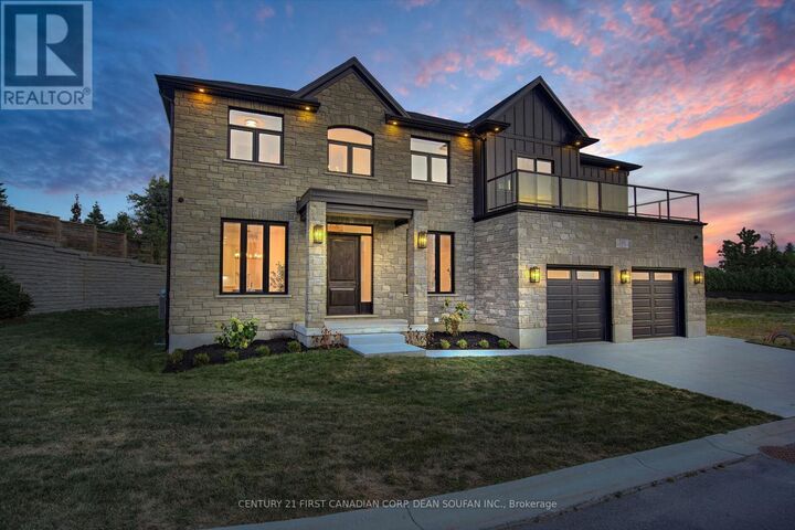 Property Photo:  720 Apricot Drive 13  ON N6K 0M5 