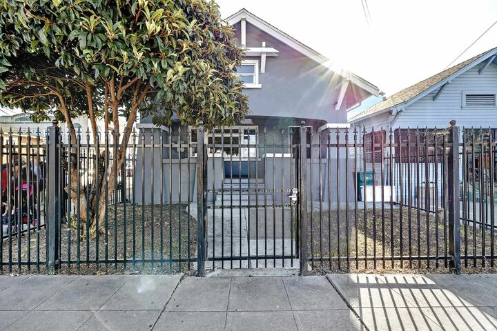 Property Photo:  1464 35th Ave  CA 94601 