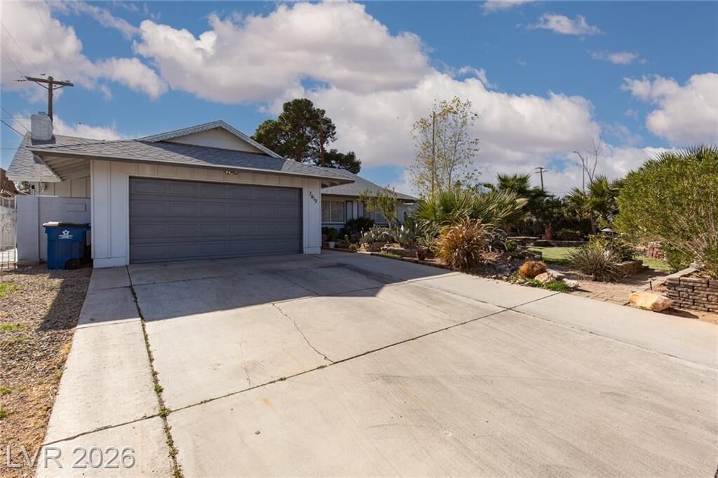 Property Photo:  2419 Palma Vista Avenue  NV 89121 