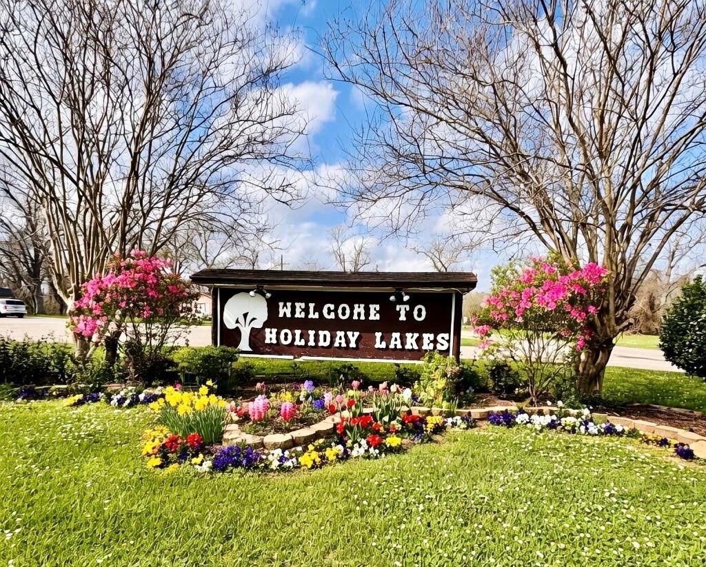 Property Photo:  Lot 622, 620 Marshall Avenue  TX 77515 