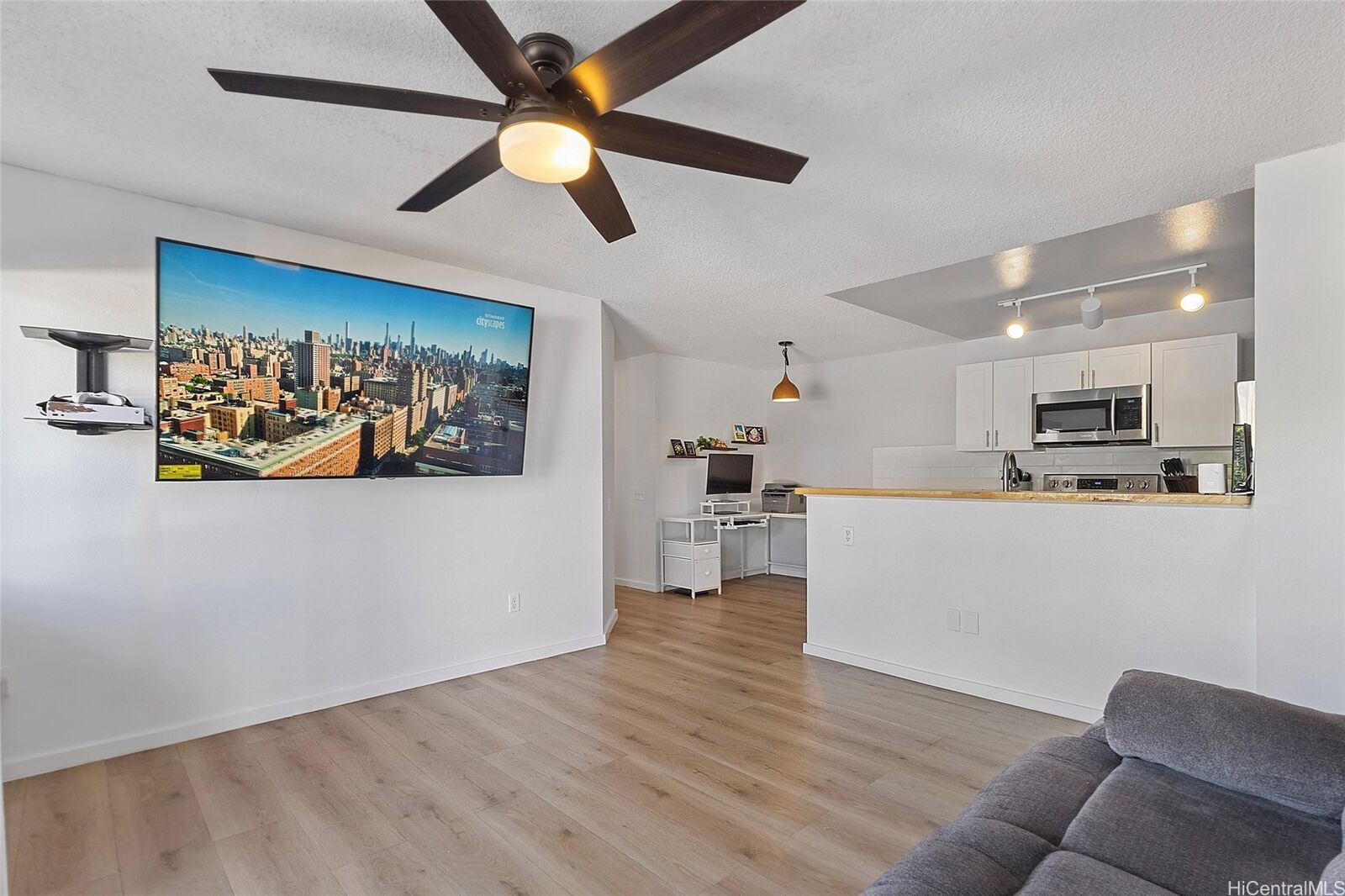 Property Photo:  91-1209 Kaneana Street 7H  HI 96706 