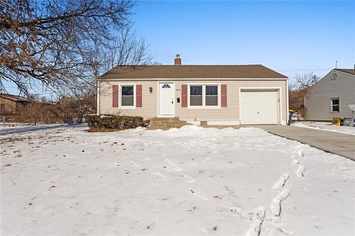 Property Photo:  2712 NE 56th Street  MO 64119 