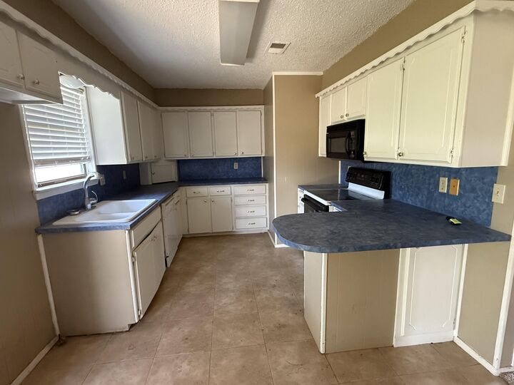 Property Photo:  106 E Cragin Street  TX 79336 