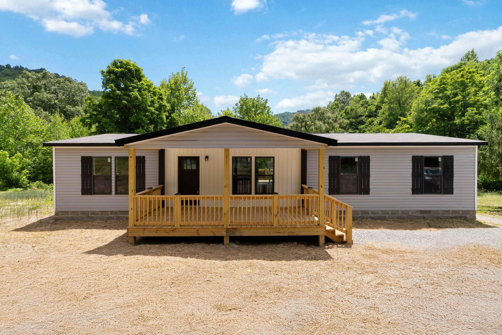 Property Photo:  1776 Little Wolf Creek Road  KY 40769 