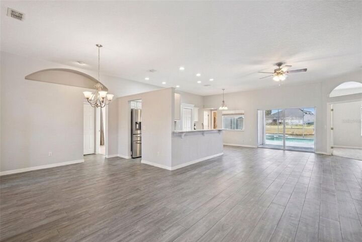 Property Photo:  639 Lakehaven Circle  FL 32828 