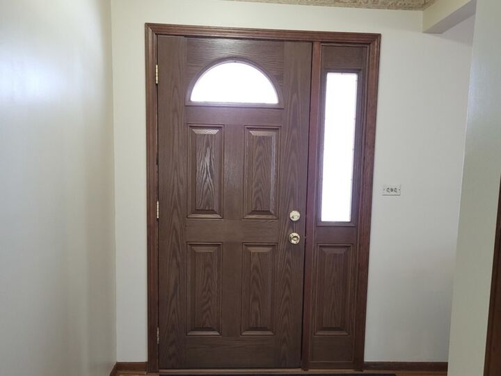 Property Photo:  1421 Spruce Lane  IL 60559 