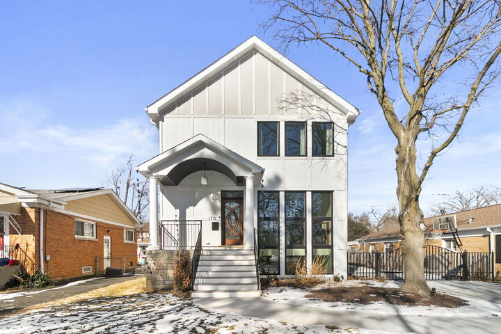 Property Photo:  170 W Burlington Street  IL 60546 