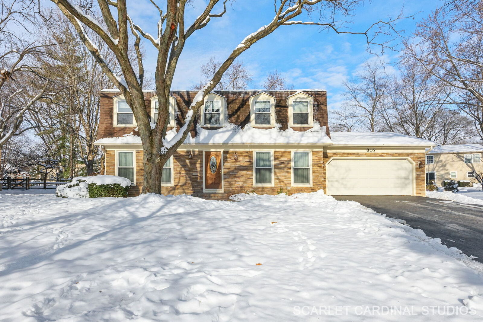 Property Photo:  307 Leeds Court  IL 60565 