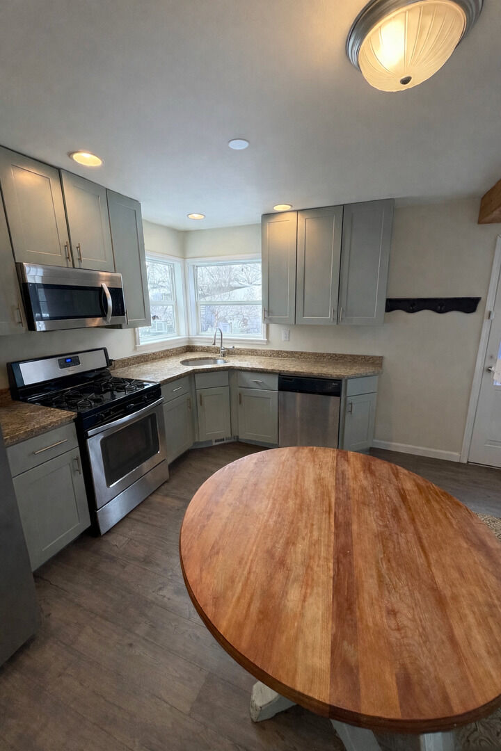 Property Photo: 3904 N Lincoln Street IL 60559