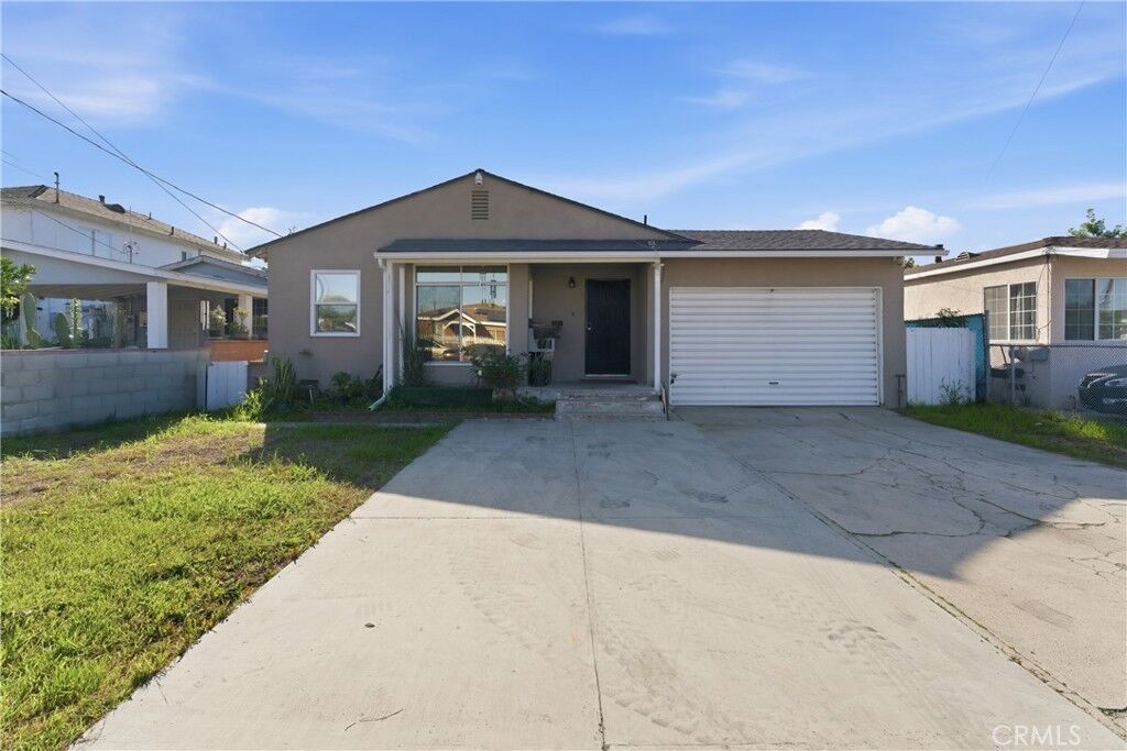 Property Photo:  12154 Nava  CA 90650 