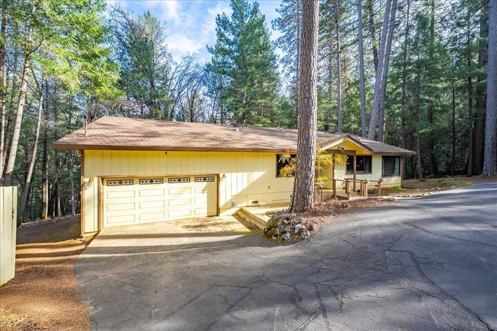 Property Photo:  6035 Acorn Court  CA 95631 