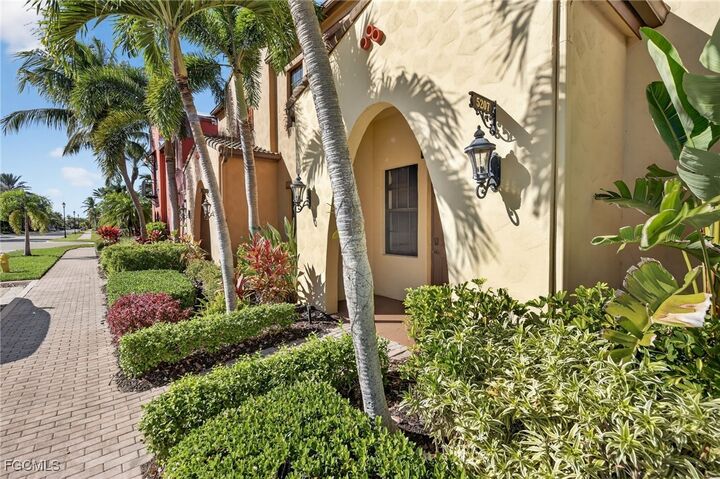 Property Photo:  11220 Paseo Grande Boulevard 5207  FL 33912 