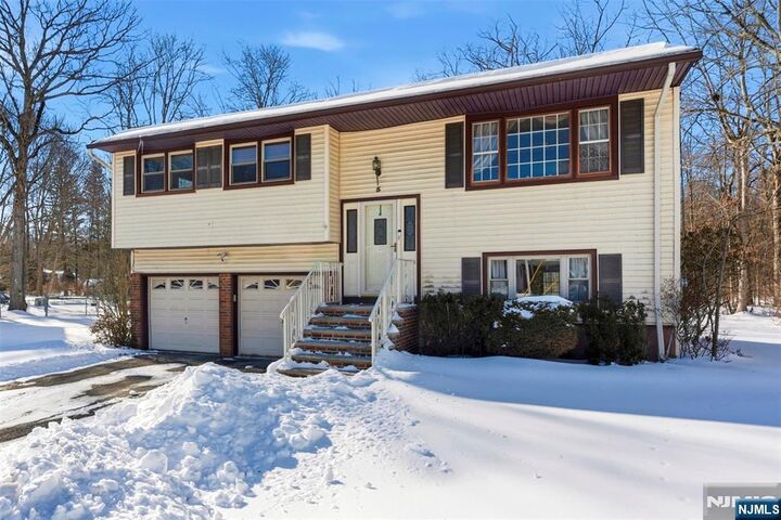 Property Photo:  5 Downstream Drive  NJ 07836 