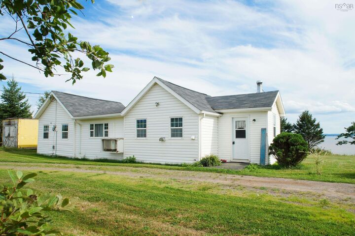 Property Photo: 4606 Highway 2 NS B0M 1B0