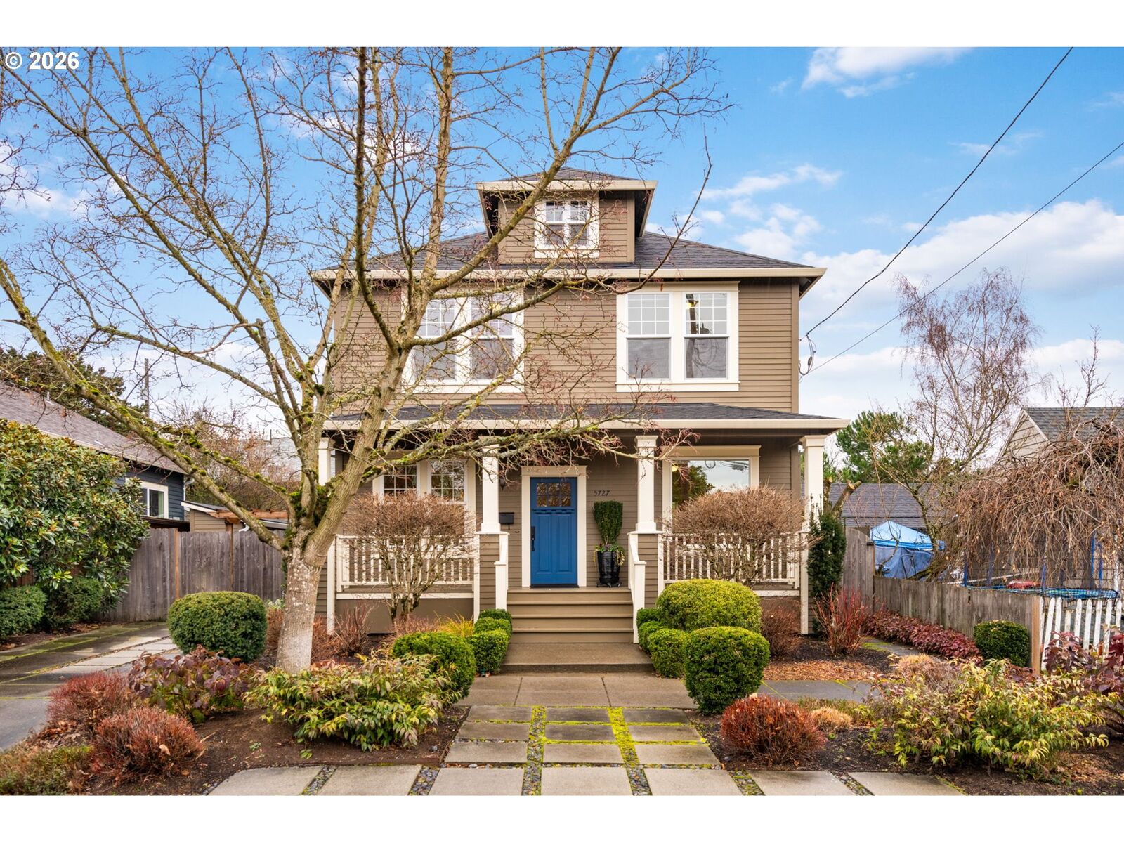 Property Photo:  5727 NE Tillamook St  OR 97213 