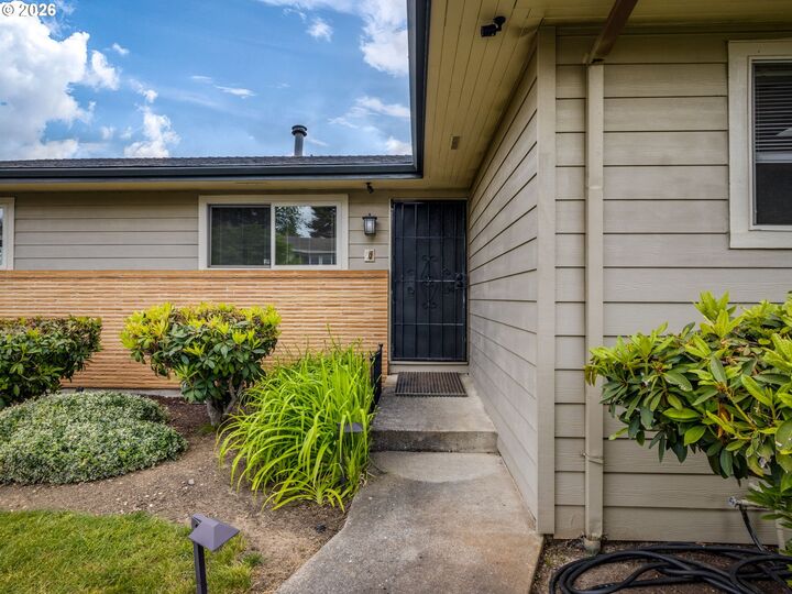 Property Photo: 14029 NE Fremont Ct OR 97230