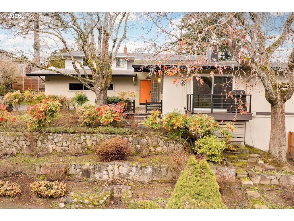 Property Photo: 7323 SW 24th Ave OR 97219