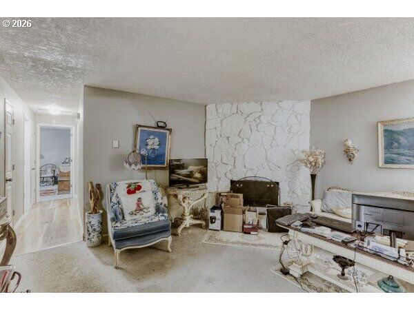 Property Photo: 625 N Buffalo St OR 97217