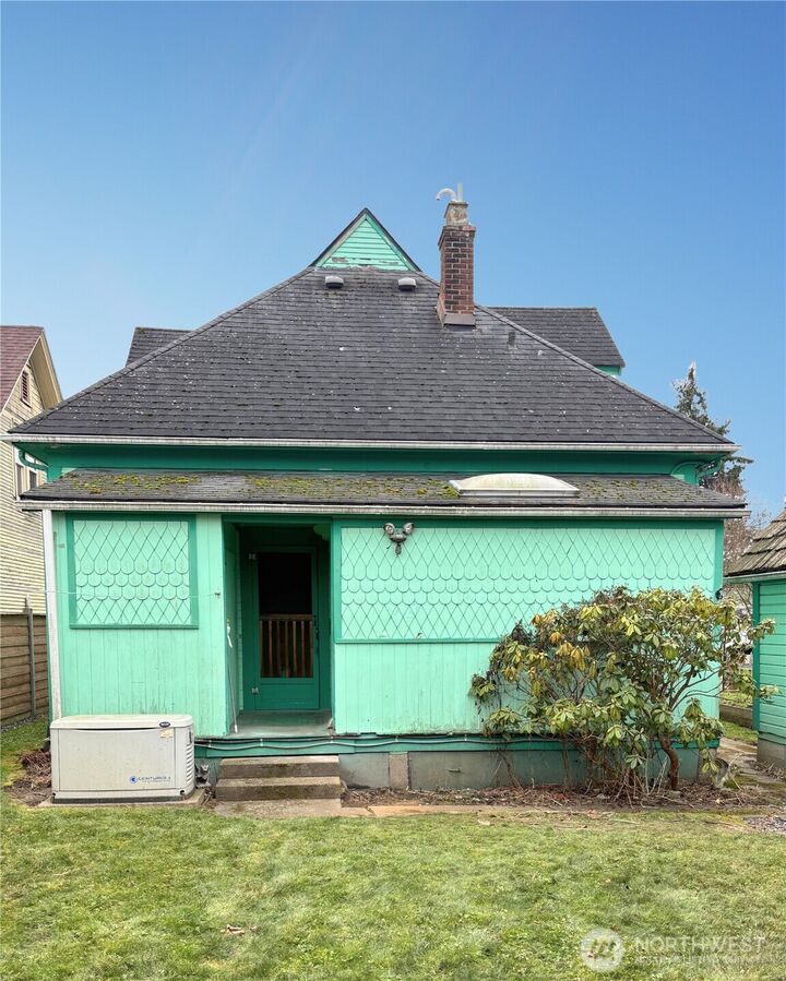 Property Photo:  2119  I Street  WA 98225 