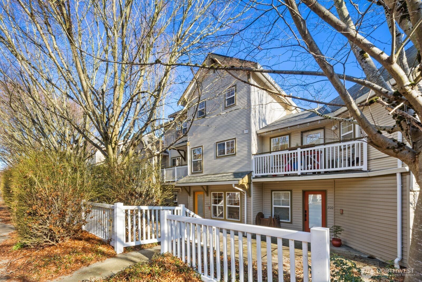 Property Photo:  202  24th Avenue E 6  WA 98112 