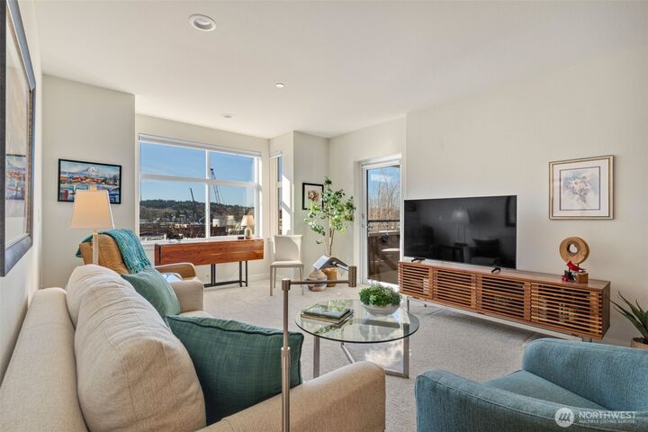 Property Photo: 5450 Leary Avenue NW 453 WA 98107