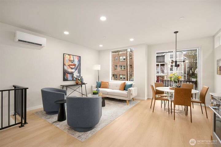 Property Photo:  1123 A  10th Avenue E  WA 98102 