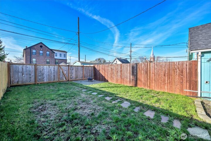 Property Photo:  6004 S Lawrence Street  WA 98409 