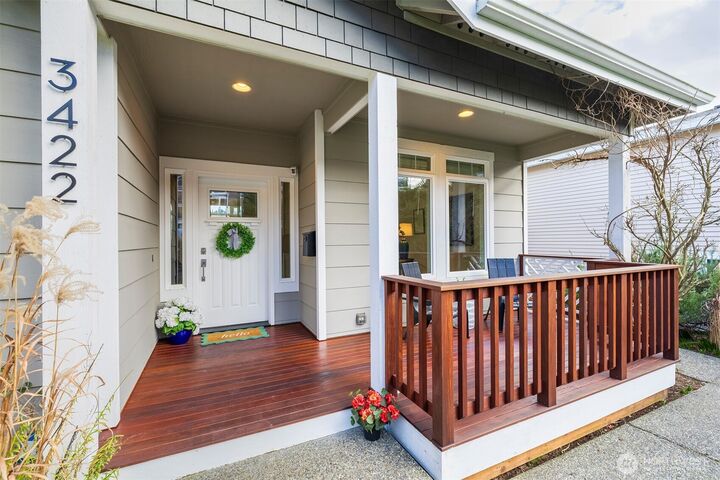 Property Photo: 3422 35th Avenue W WA 98199