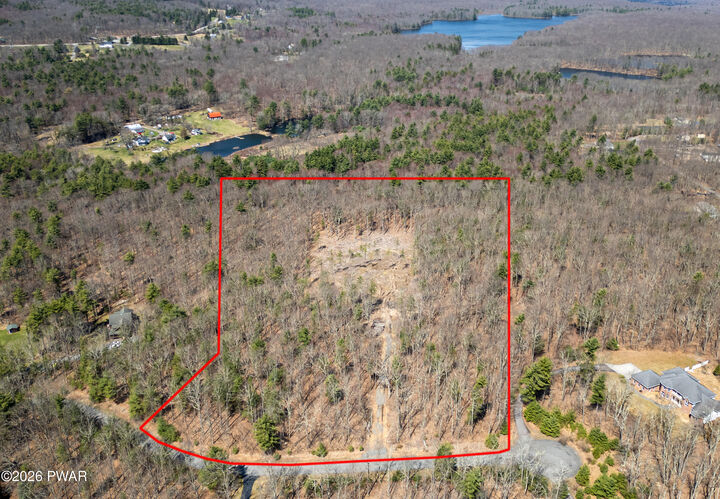 Property Photo:  2 Beverly Drive  PA 18438 