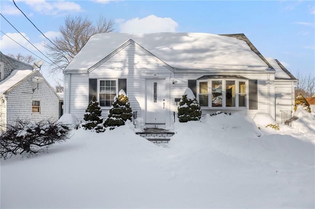 Property Photo:  136 King Philip Road  RI 02916 