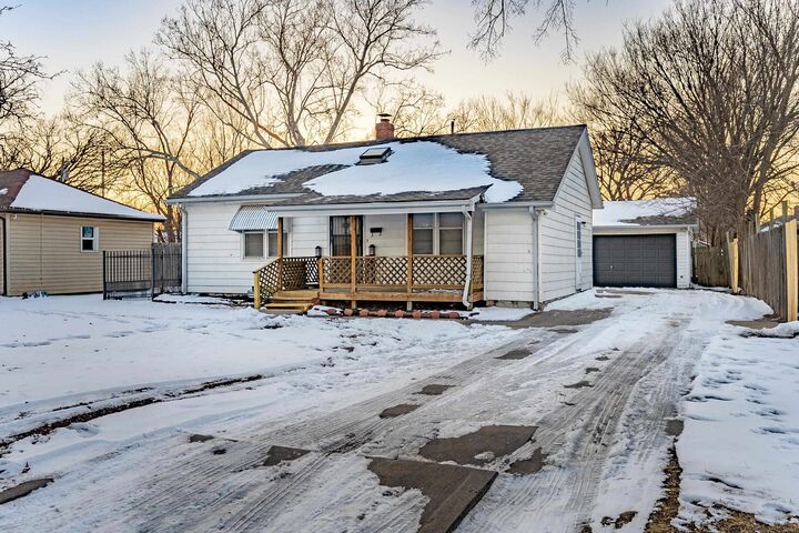 Property Photo: 2327 S Greenwood St KS 67211-5235
