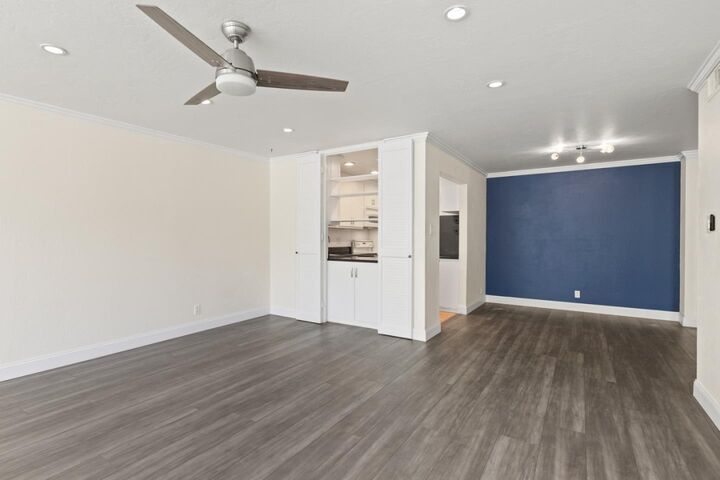 Property Photo: 200 Elm Street 107 CA 94401