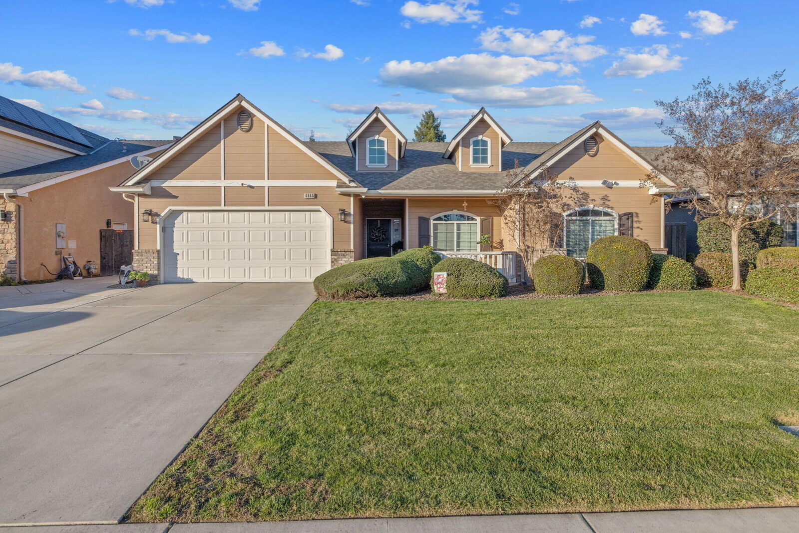 Property Photo:  4944 W Lark Avenue W  CA 93291 