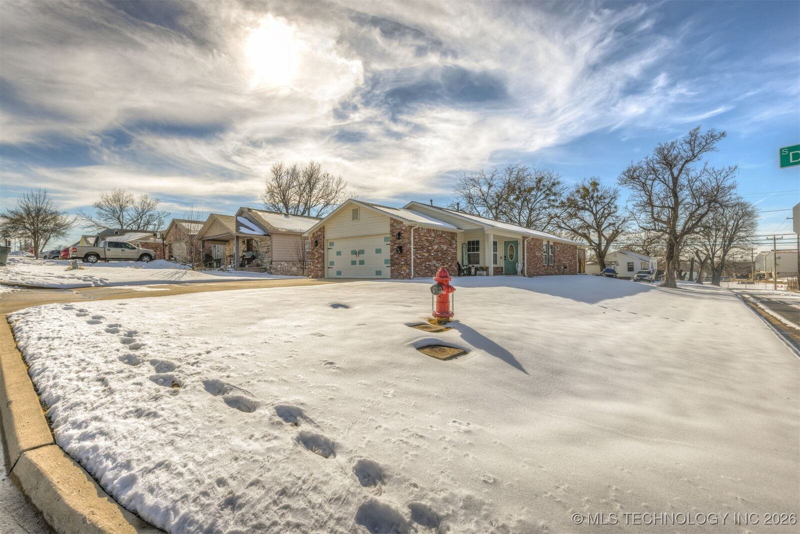 Property Photo: 702 S Division Street OK 74066