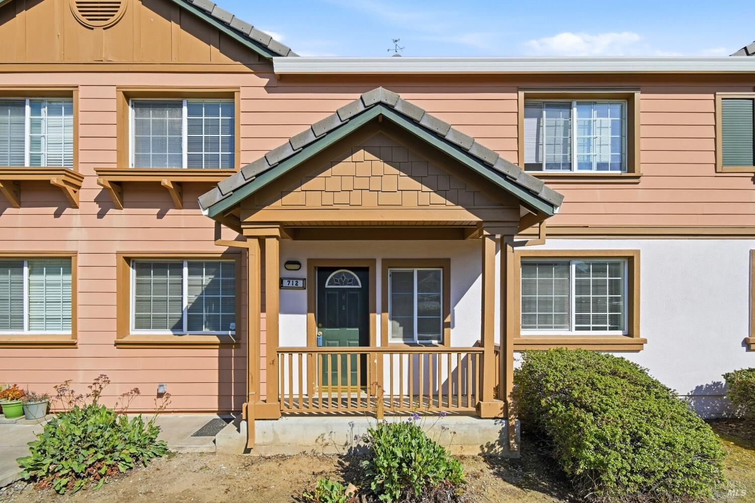 Property Photo:  712 Daniels Avenue  CA 94590 