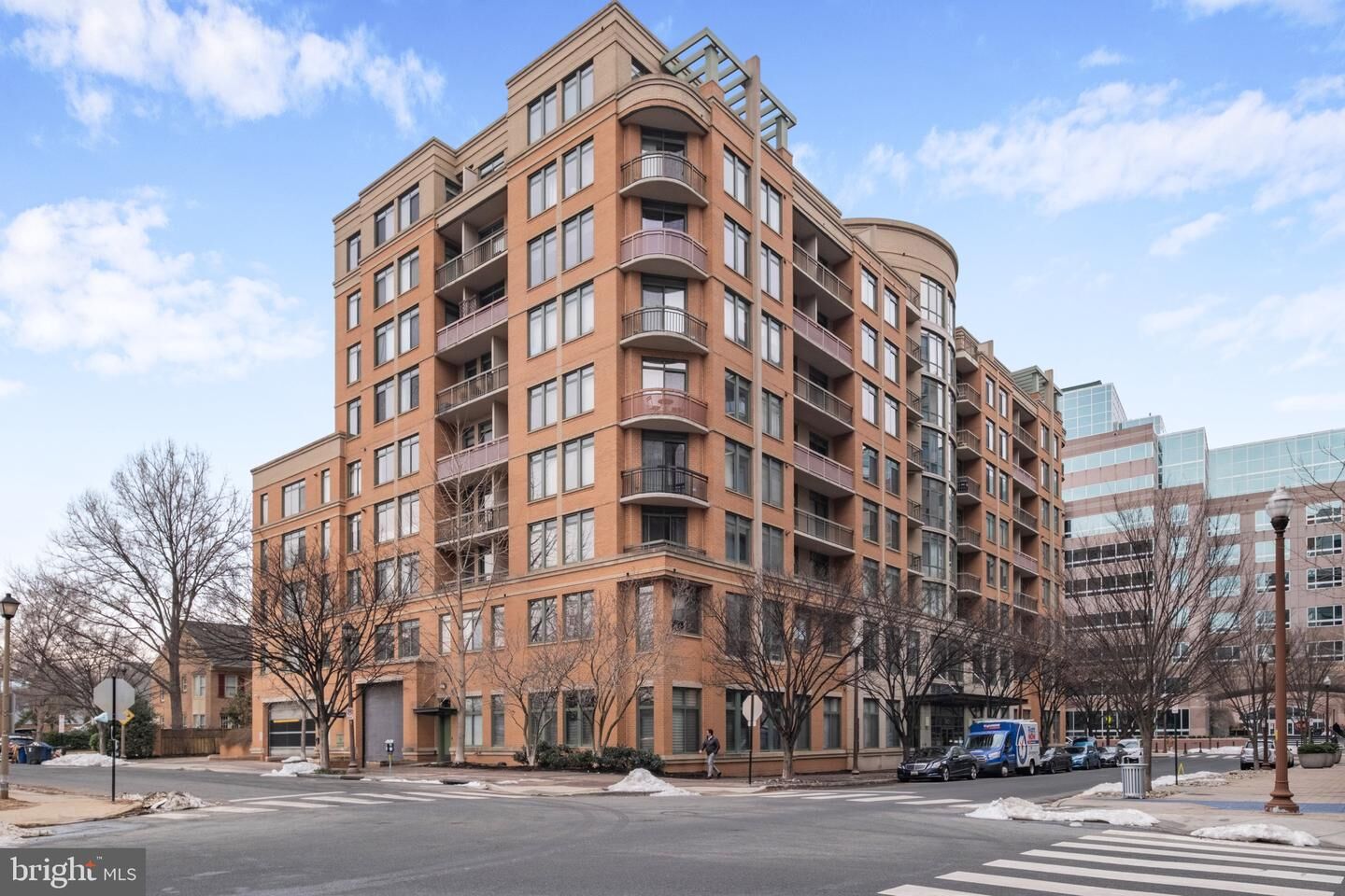 Property Photo:  3625 10th Street N 703  VA 22201 