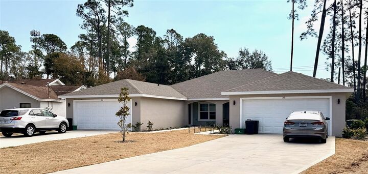 Property Photo: 14 Brelyn Place FL 32137