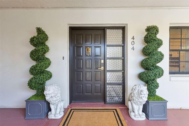 Property Photo:  100 S Interlachen Avenue 404  FL 32789 