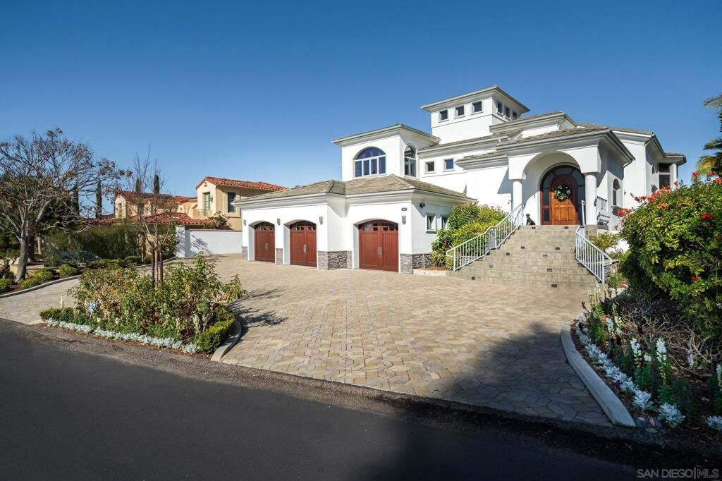 Property Photo: 5848 Meadows Del Mar CA 92130