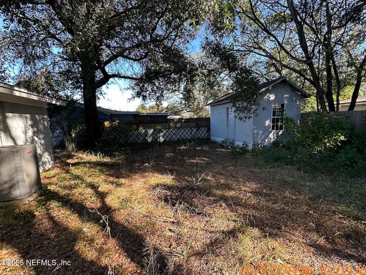 Property Photo:  5725 Hillman Drive  FL 32244 