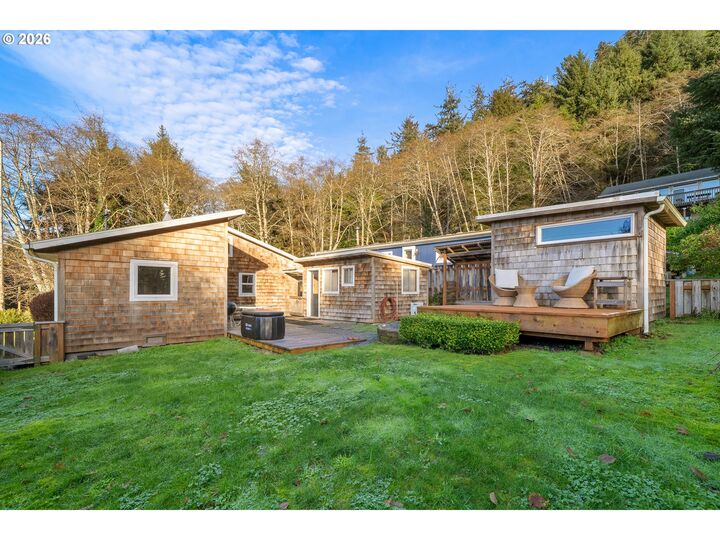 Property Photo:  6165 Columbia St  OR 97102 